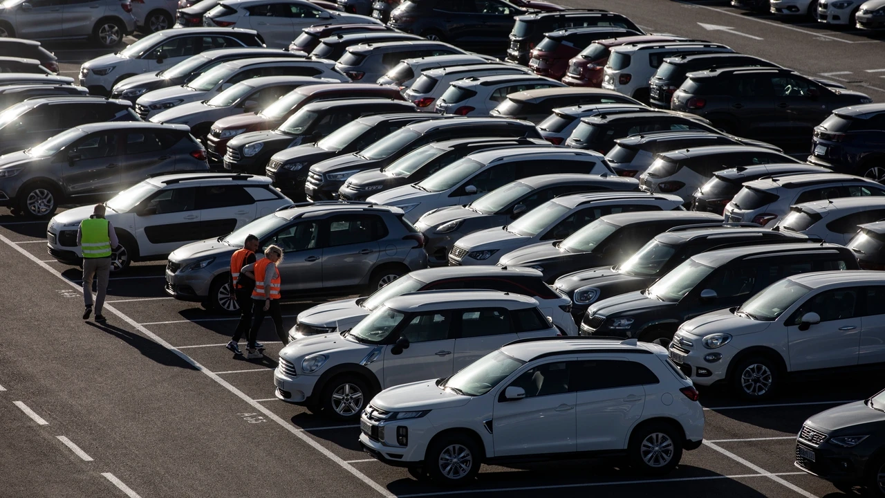 Un mecánico de la ITV desvela las claves antes de comprar un coche de segunda mano: “Saca un informe urgente”