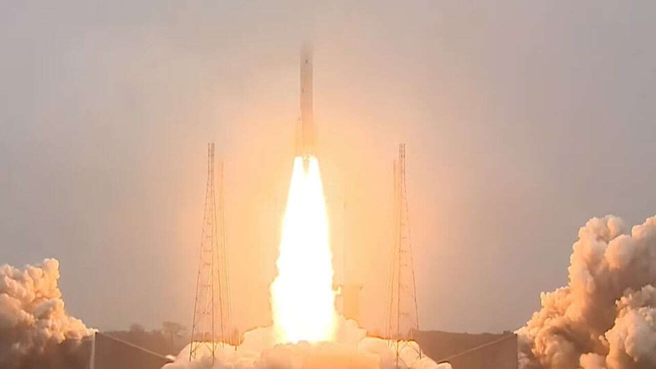 Un Ariane 6 despega con un satélite militar francés en su primera misión comercial