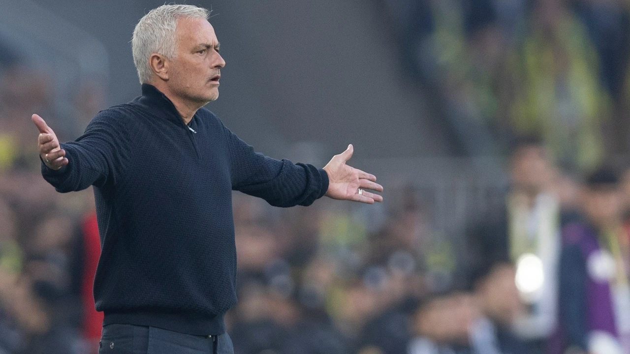 El presidente del Fenerbahçe confirma el futuro de Mourinho: “Recibió una oferta de 36 millones”