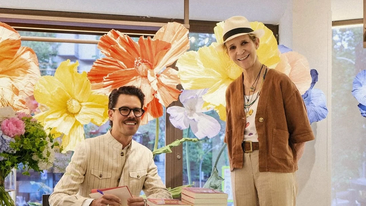 La Infanta Elena sorprende en Madrid con un look cómodo con alpargatas que podría meter en su maleta de vacaciones a Mallorca