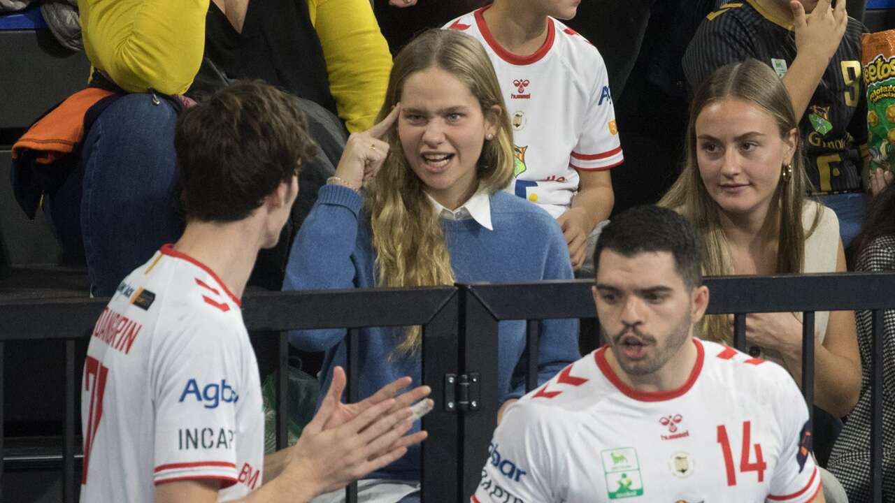 Los looks más otoñales (y casuals) de Irene Urdangarin y la Infanta Cristina para una tarde de deporte