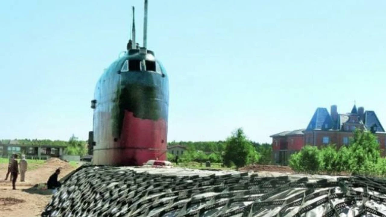 Por qué está el submarino nuclear ‘maldito’ K-19 semienterrado en una residencia privada cerca de Moscú