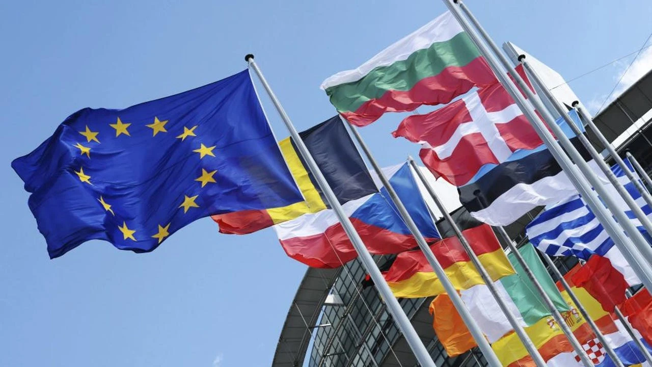 El país europeo donde menos se trabaja supera con creces la economía de España: más productividad y mejores salarios
