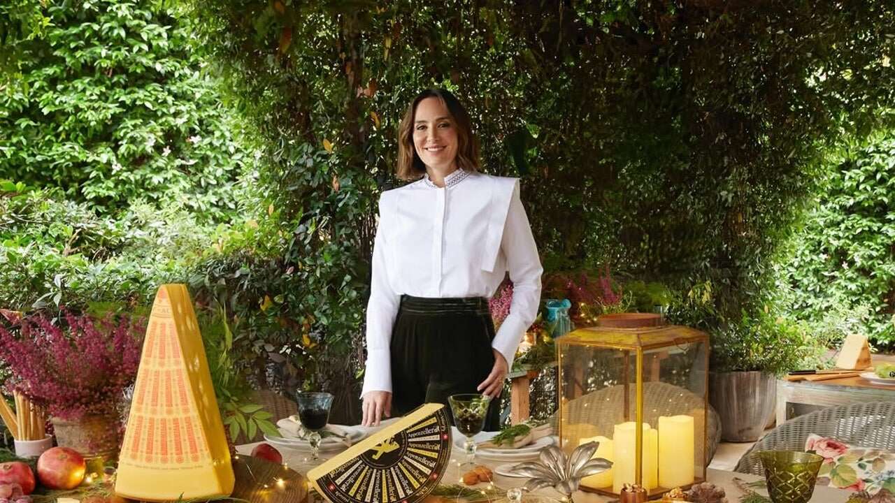 El look más clásico de Tamara Falcó para Navidad con pantalones de terciopelo que ha aprobado Isabel Preysler