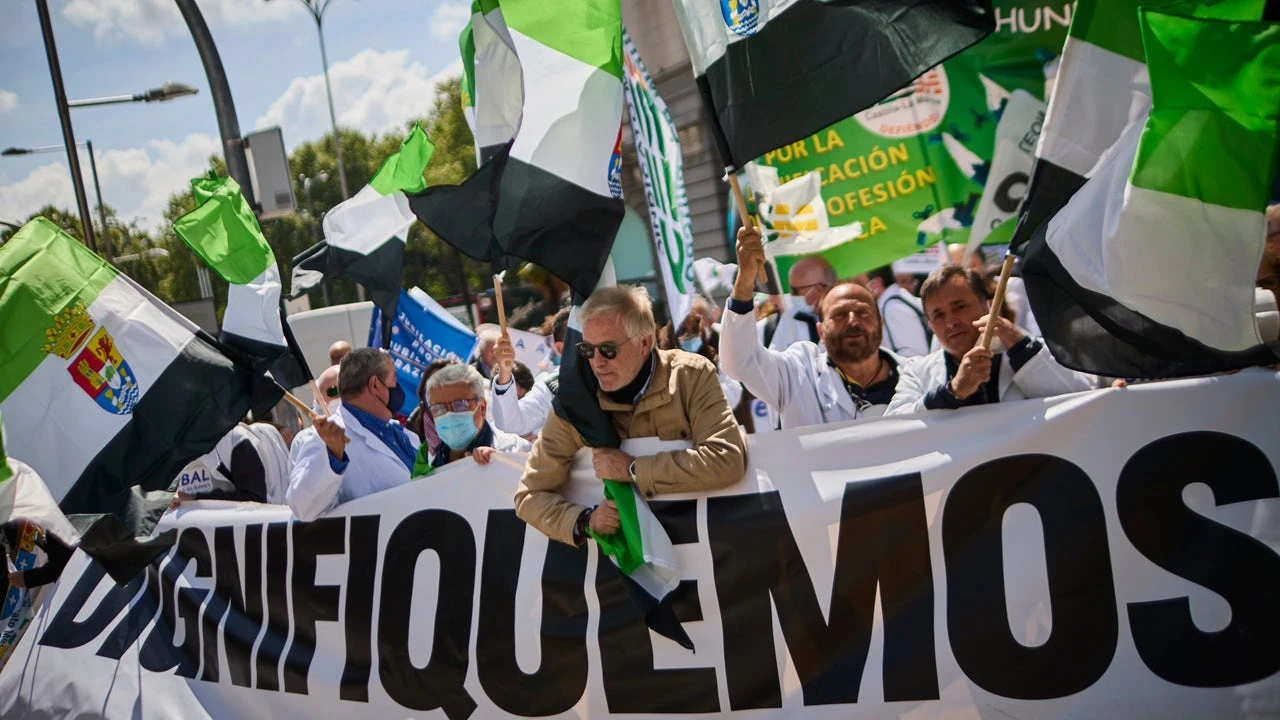 CESM y SMA acusan a Sanidad de 