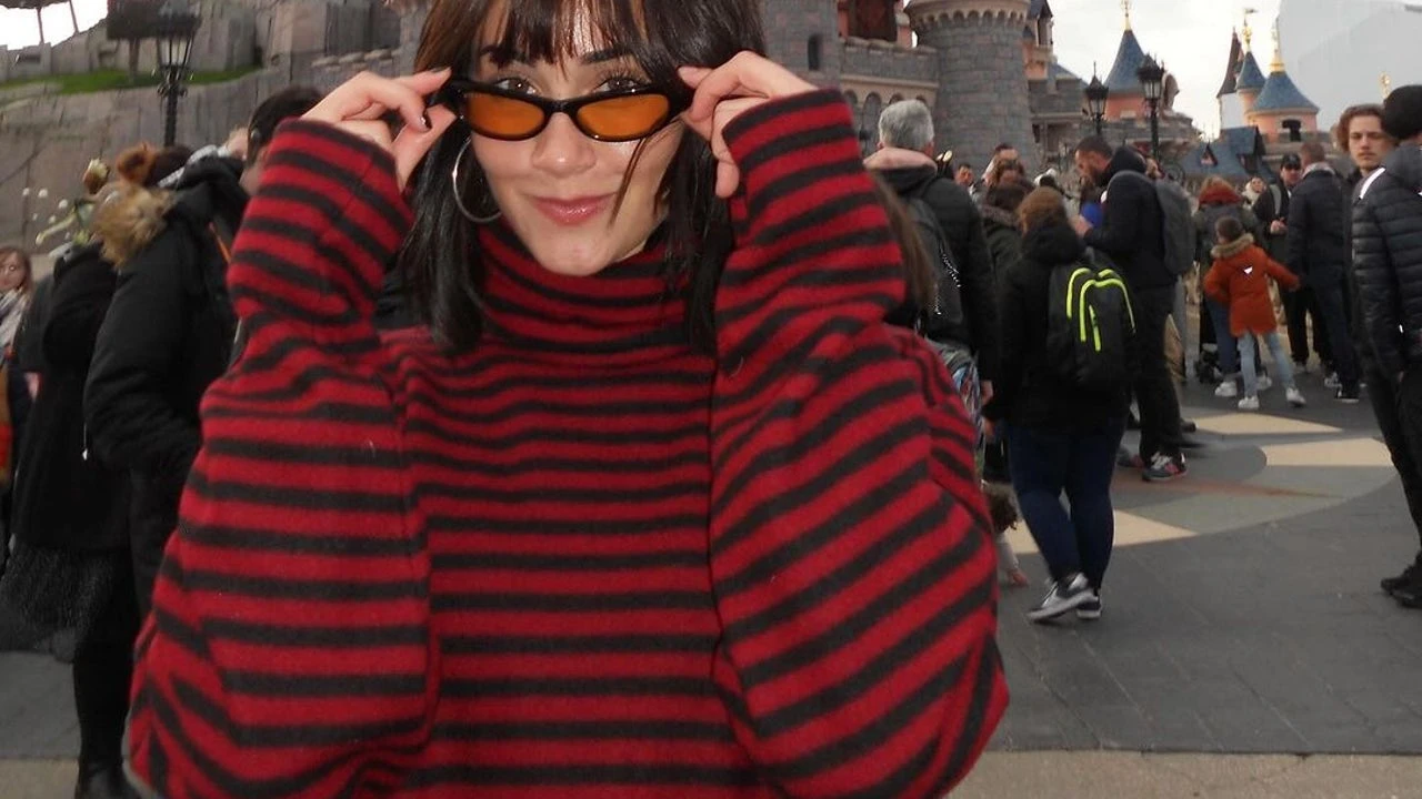 Este es el look de Aitana para su escapada secreta a Disneyland París junto a Sebastián Yatra