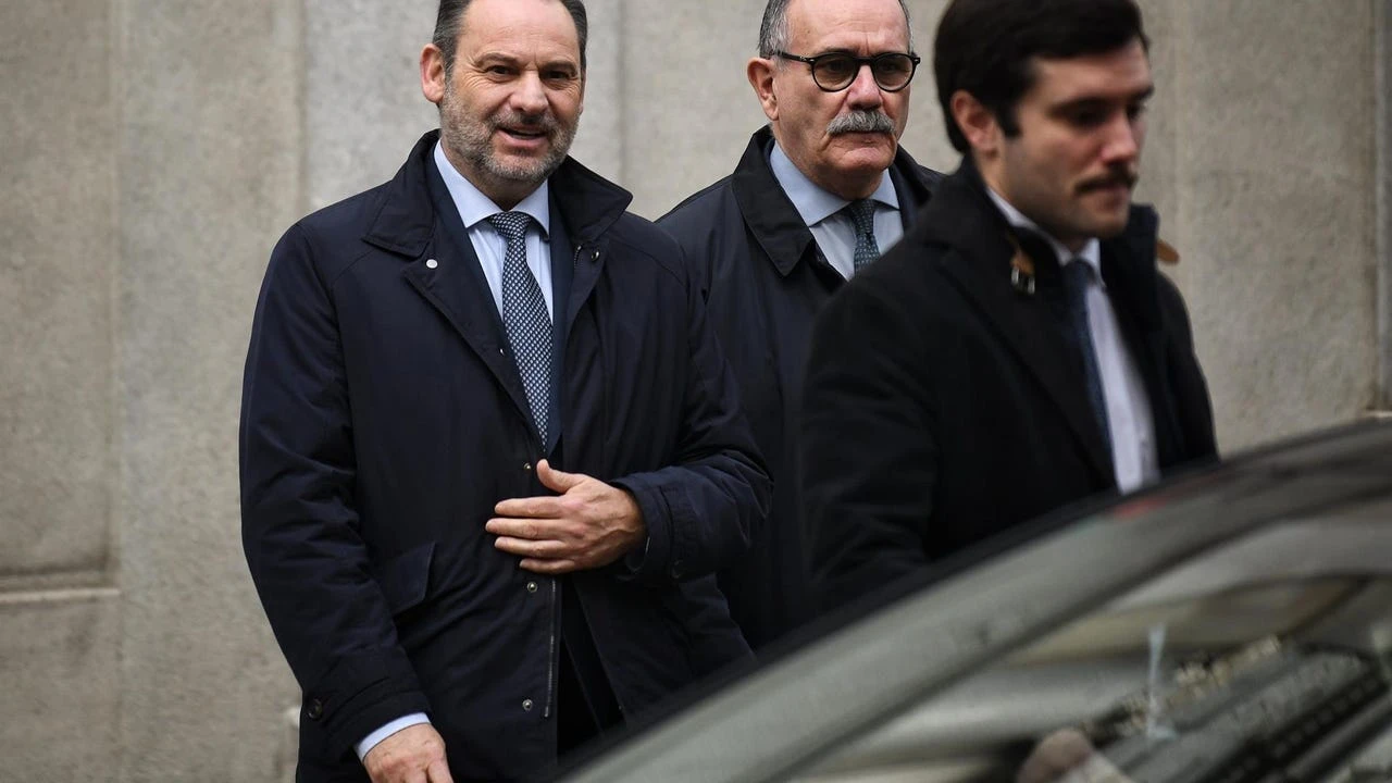 Ábalos supervisó una ley por las buenas práctica en la contratación pública meses antes del 