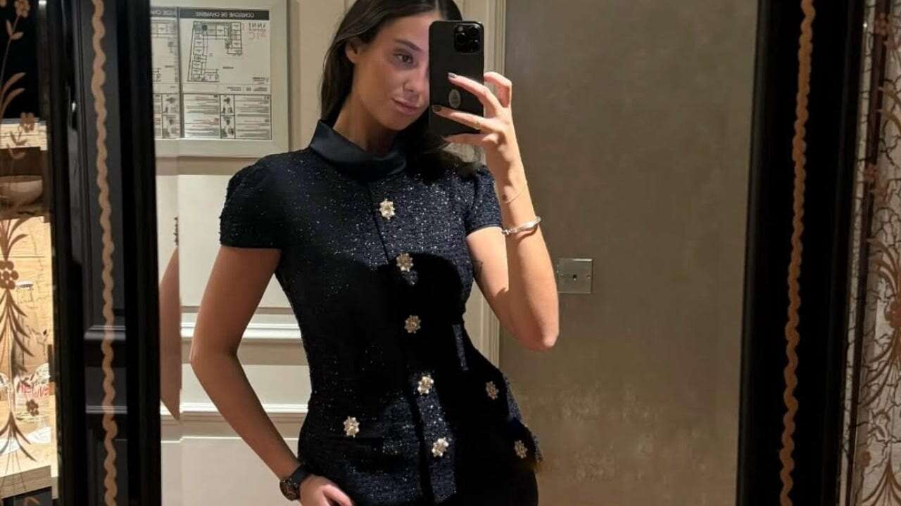 Victoria Federica se viste de princesa en Suiza con este vestido de bouclé y satén de 600 euros