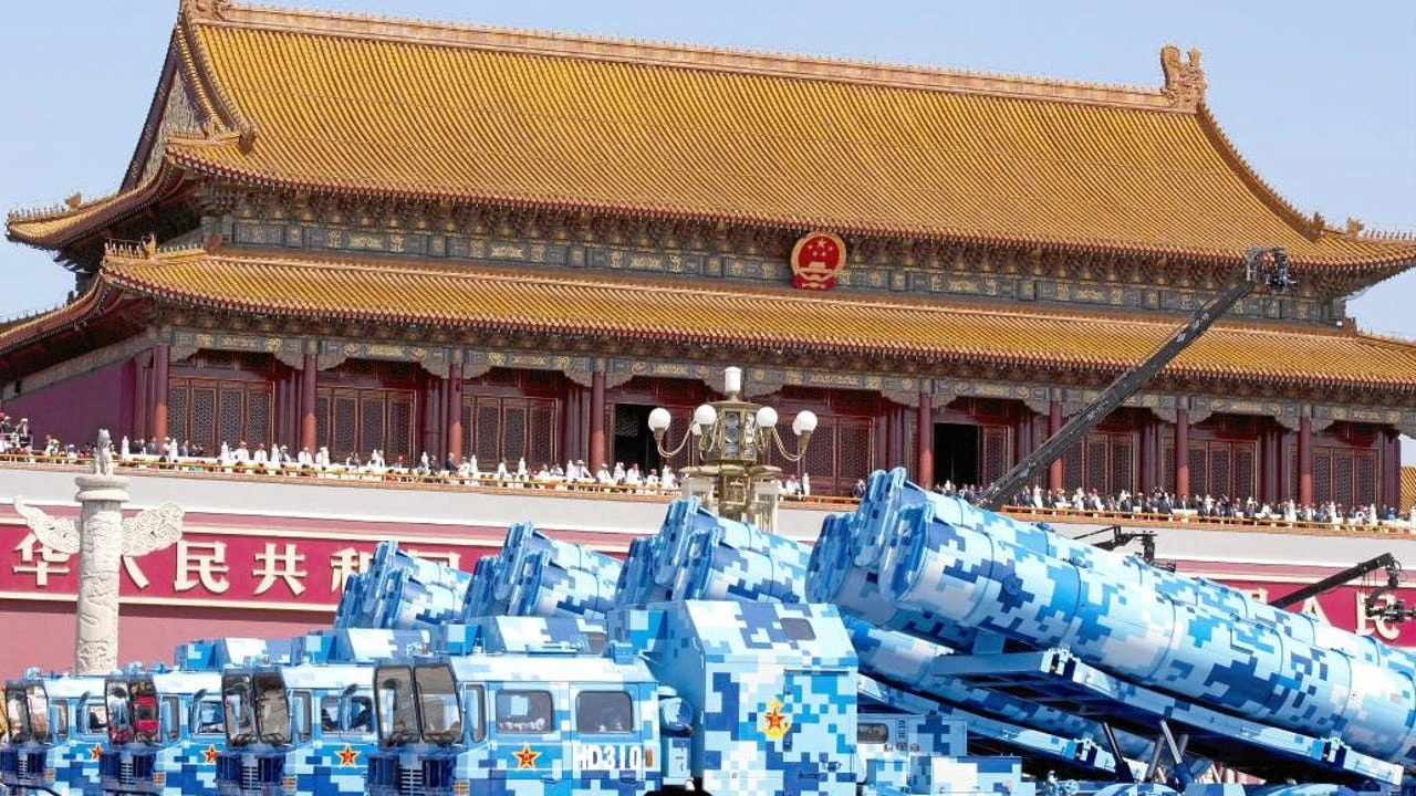 China prepara un desfile militar sin precedentes con nuevos misiles y sistemas hipersónicos