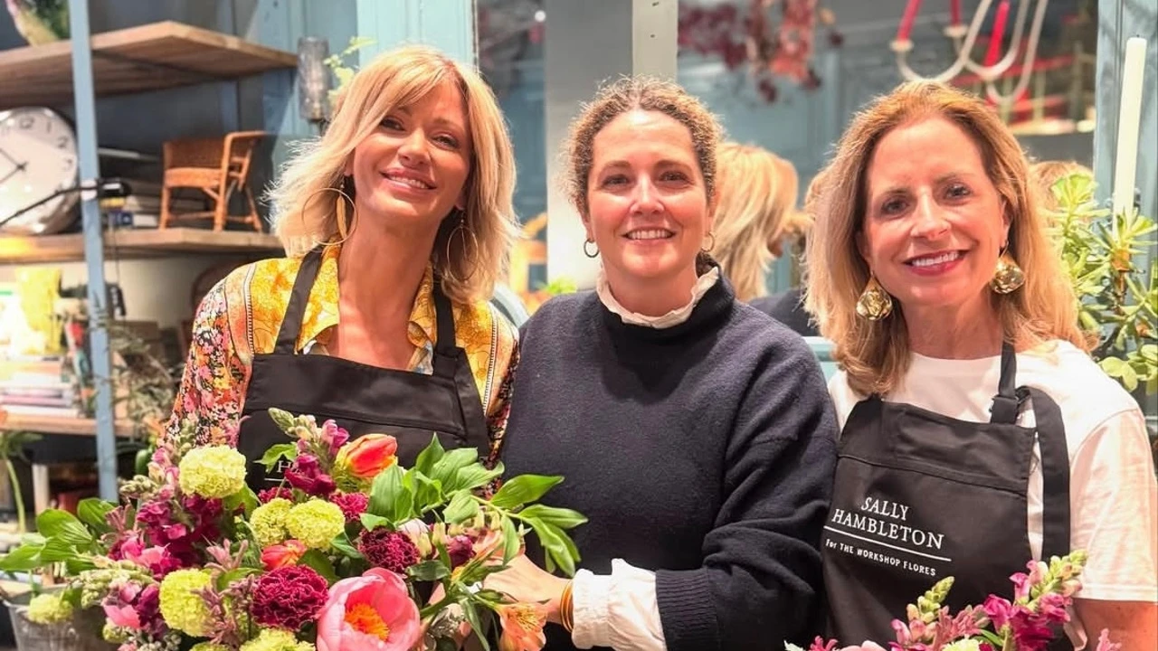 La camisa más floral (y primaveral) de Susanna Griso es de marca francesa y queda ideal con sus jeans favoritos