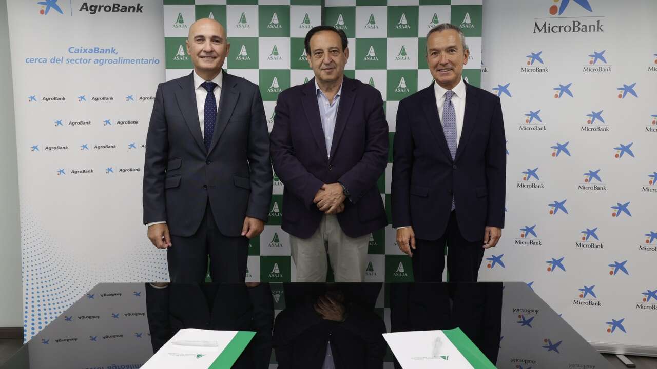 MicroBank firma un convenio de colaboración con Asaja para facilitar financiación al sector agrario y favorecer el relevo generacional