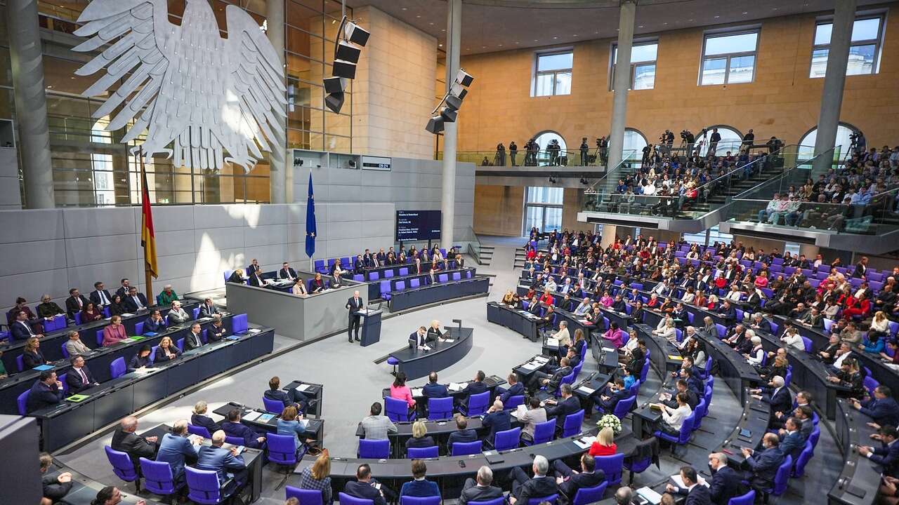 Alemania aprueba una histórica reforma constitucional para aumentar el gasto en defensa