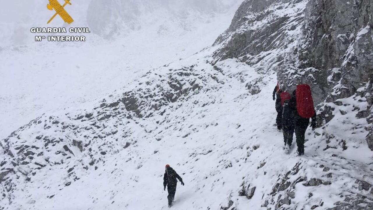 la Guardia Civil de Huesca rescata el cadáver de un alpinista belga desaparecido hace tres días