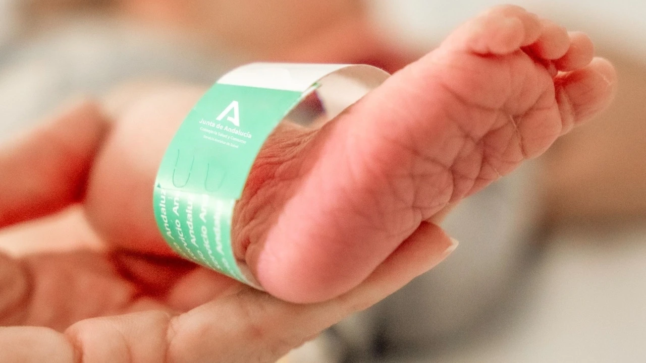 Decisión histórica: el Registro Civil permite por primera vez a una bebe robada llevar los apellidos de sus padres