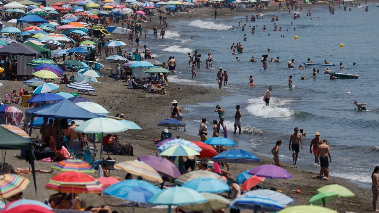 Esta habitual actividad en familia está prohibida en muchas playas de España: multas de hasta 3.000 euros