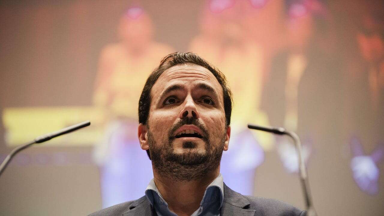 Alberto Garzón carga contra quienes usan su cargo para 