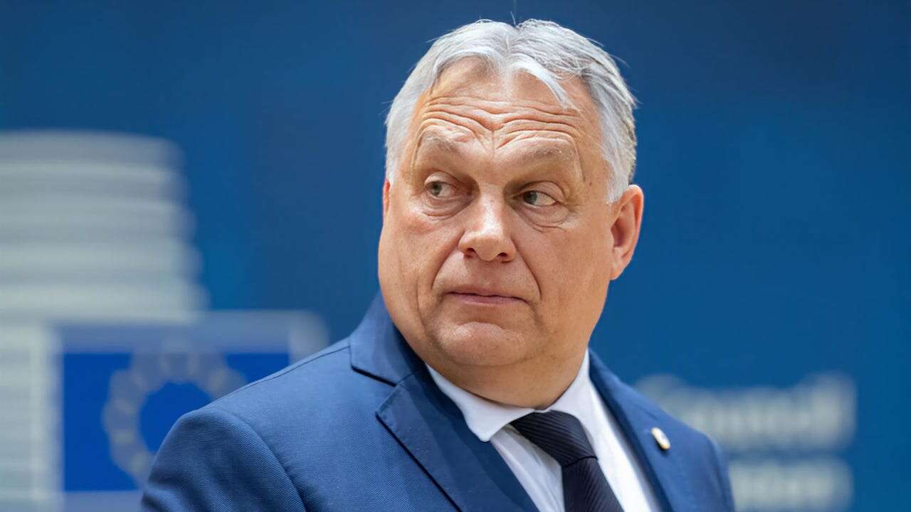 El primer ministro Viktor Orban aterriza en Moscú para reunirse con Putin en medio de la guerra en Ucrania