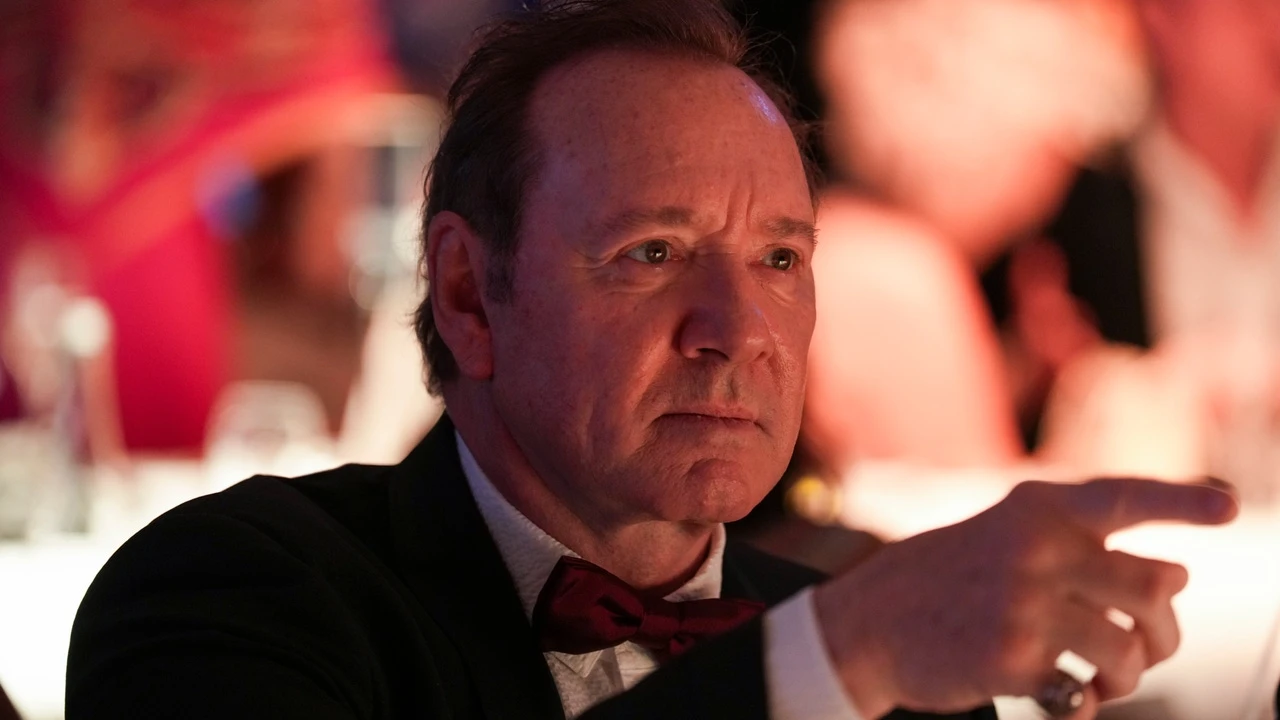 Kevin Spacey se compara con Kirk Douglas, perseguido en la caza de brujas de McCarthy