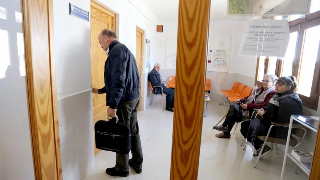 CSIF exige mejores condiciones para atraer y retener a médicos de familia