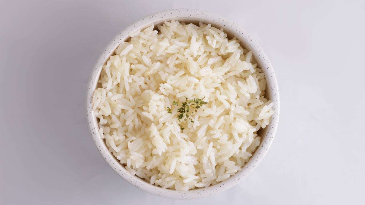 El ingrediente desconocido que le debes poner al arroz para evitar picos de glucosa: lo tienes en tu cocina