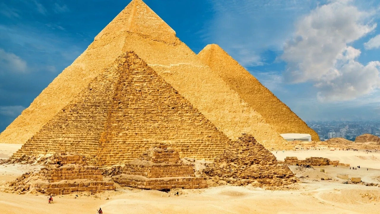 Un arqueólogo con 10 años de experiencia viviendo en Egipto: “En los zocos más turísticos es fácil que alguien nos salude como por casualidad