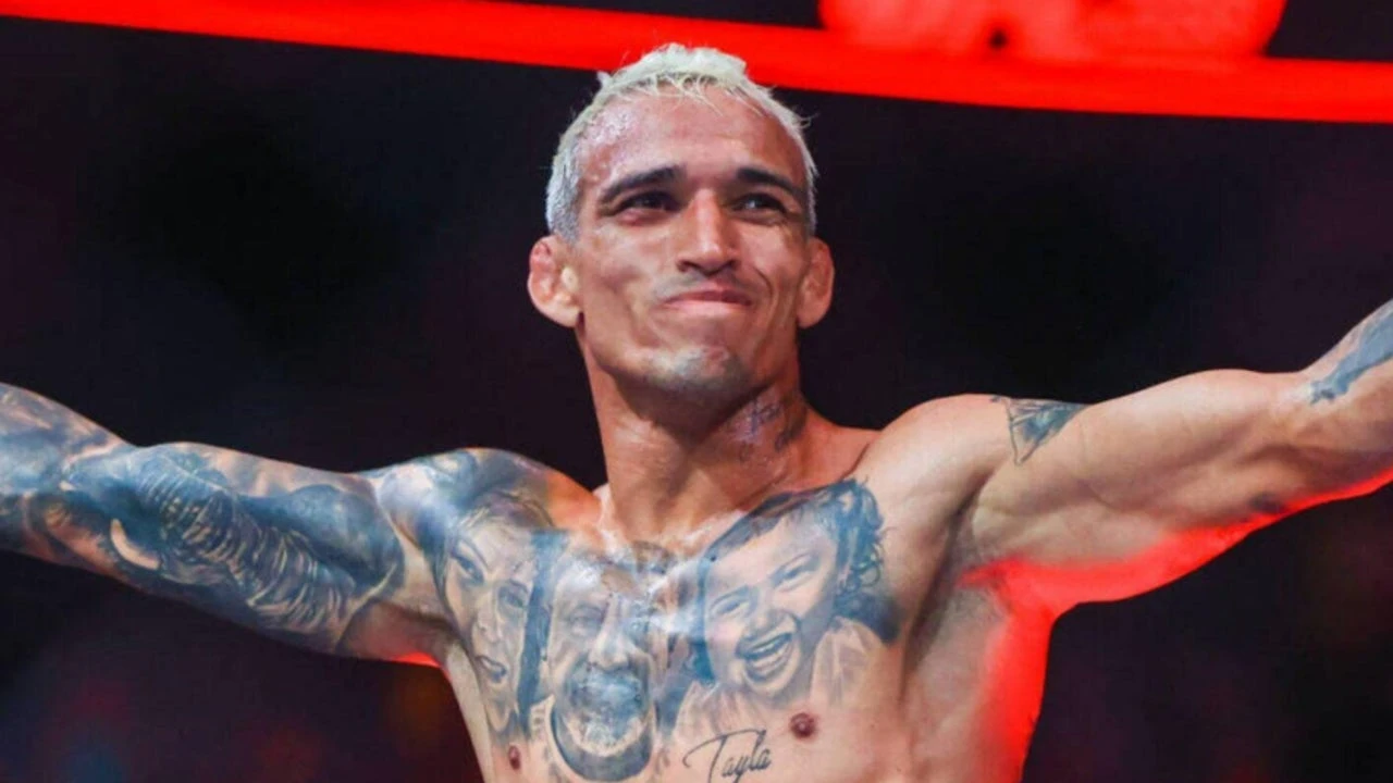 Charles Oliveira responde a la advertencia de Topuria: 