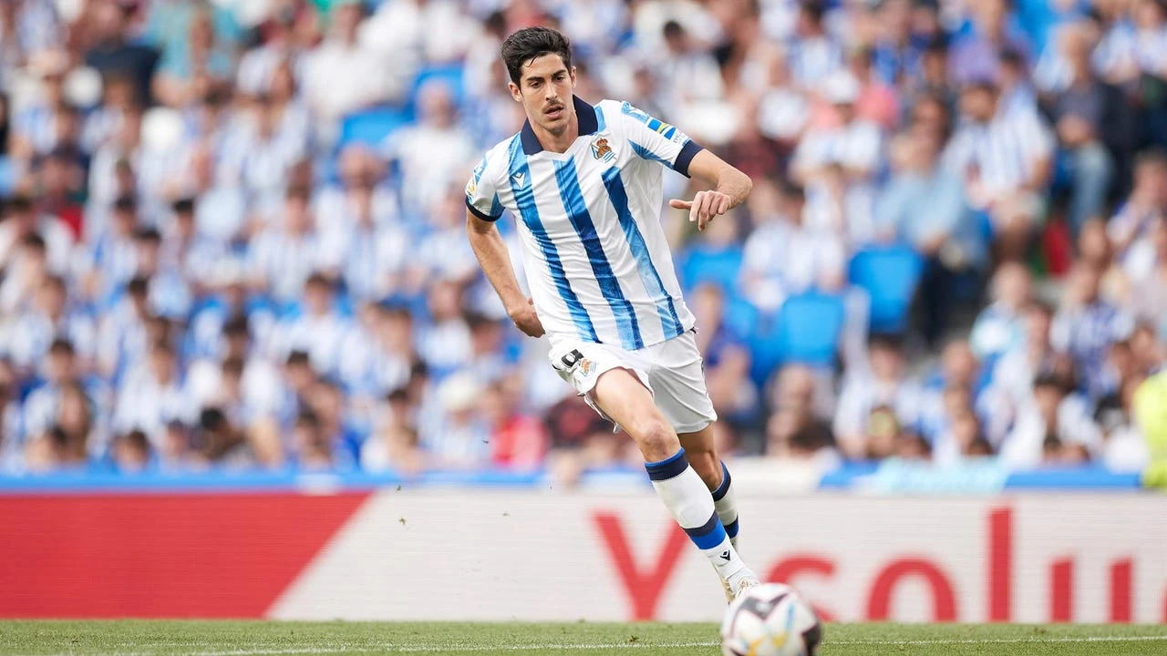 La Real Sociedad encuentra un nuevo acomodo a Carlos Fernández