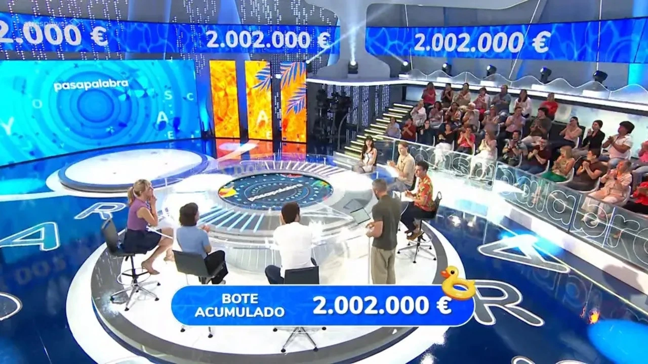 'Pasapalabra' consigue que su bote supere los 2 millones de euros mientras Rosa y Manu lo rozan por los dedos