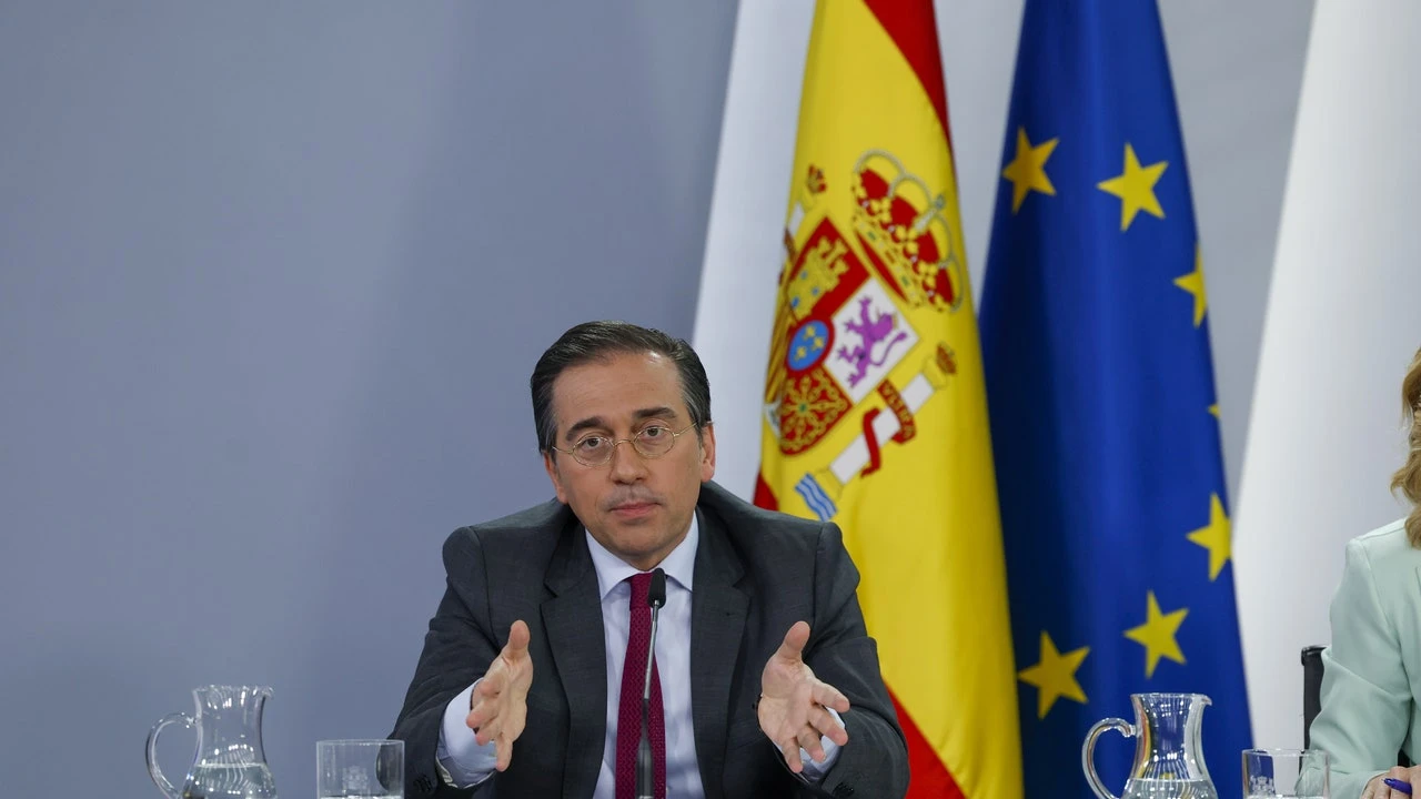 Albares conversa con su homólogo ucraniano tras el fiasco de España en la cumbre sobre la guerra