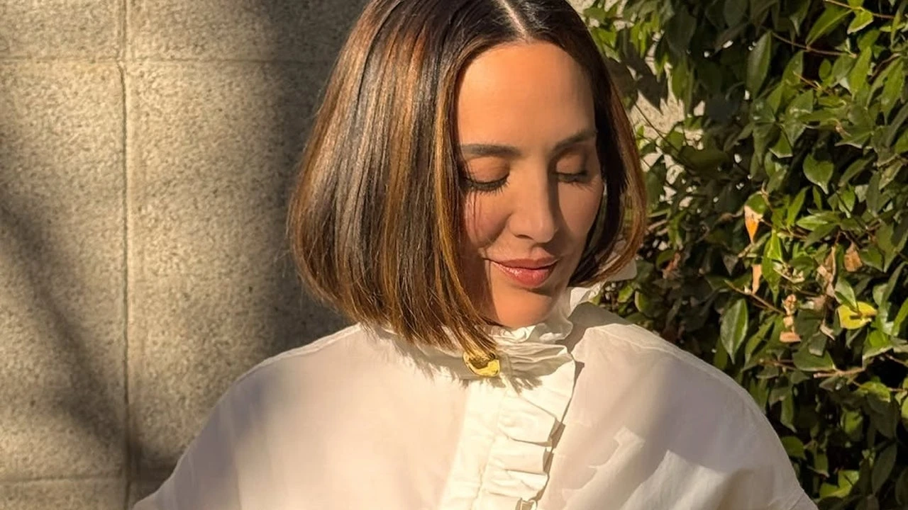 La camisa no tan clásica de Tamara Falcó que puede ser perfecta para las chicas pijas hasta en la Feria de Abril