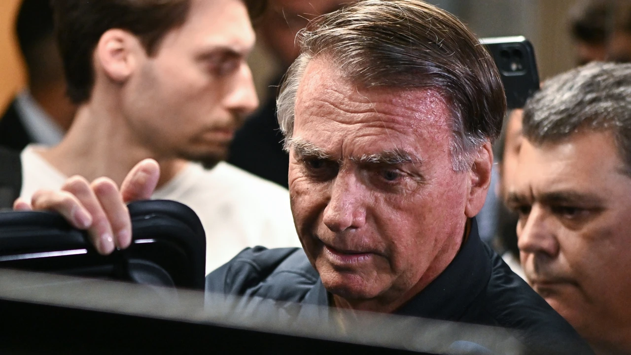 Brasil reacciona al arresto domiciliario de Jair Bolsonaro tras la defensa irracional de su hijo