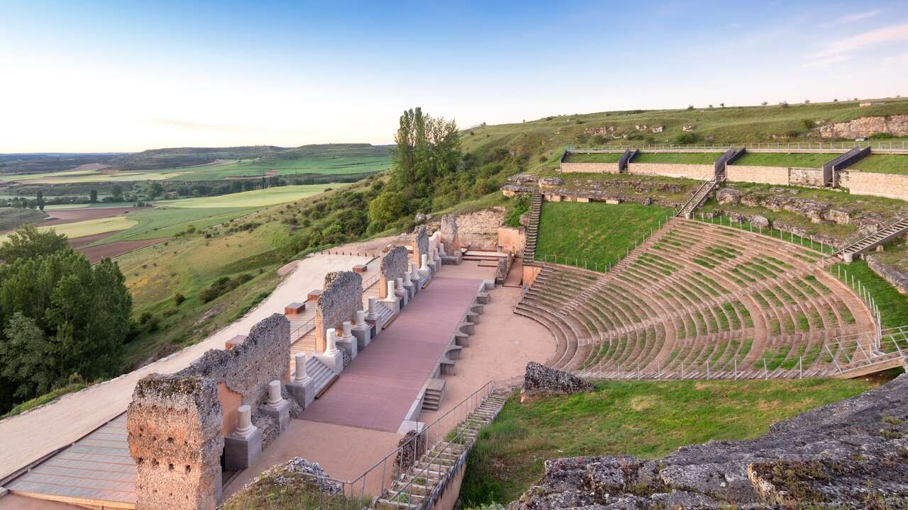 Clunia Sulpicia se prepara para acoger la XVII edición de su Festival de Verano del Teatro Romano