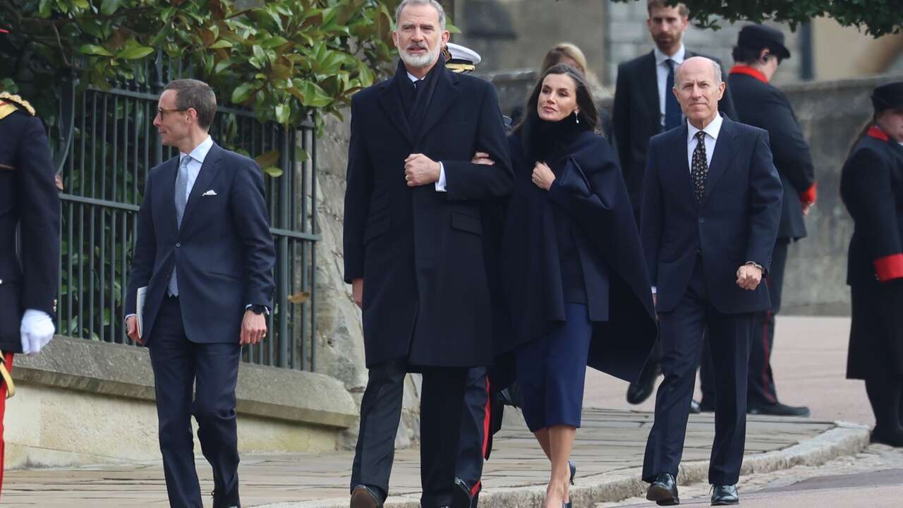 El emotivo vídeo inédito del funeral de Constantino II: así apoyaron los reyes Felipe y Letizia a la Familia Real griega