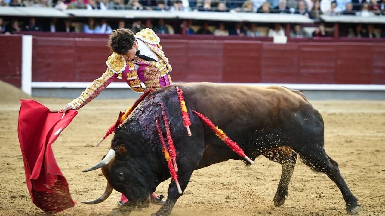 El valor helador de Víctor Hernández puede con la tarde