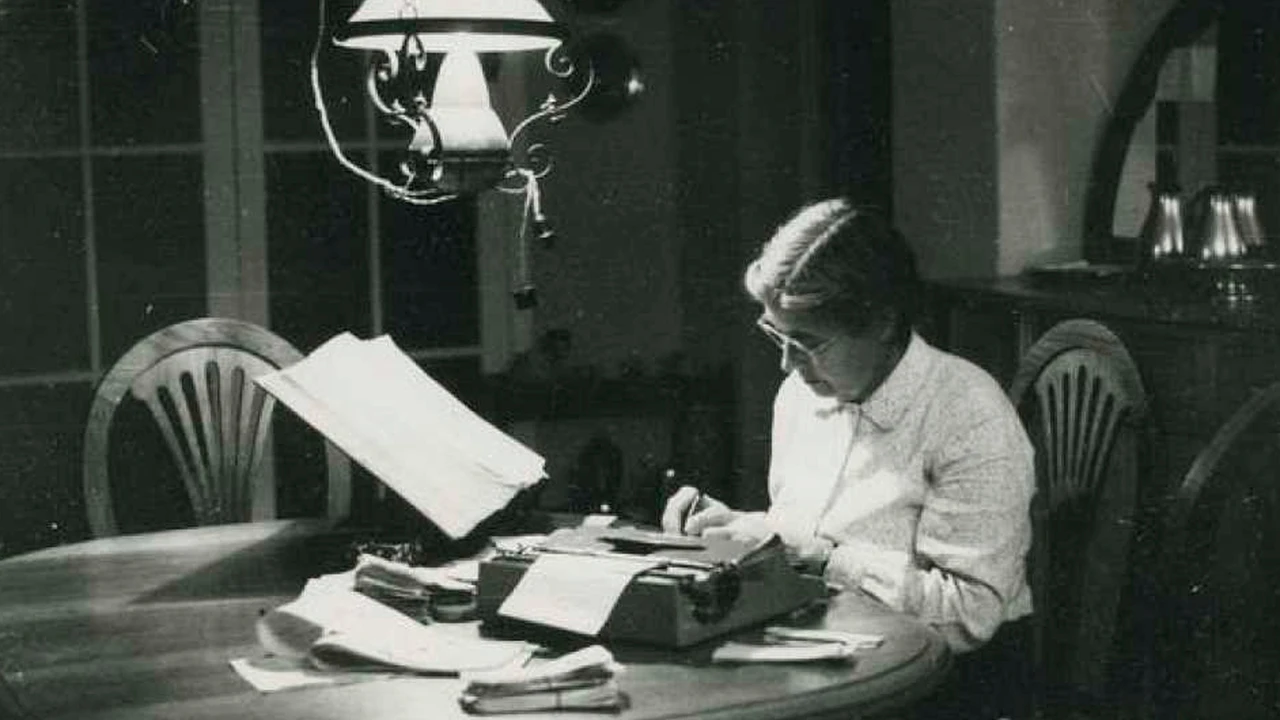 María Moliner: el diccionario nacido en un salón comedor