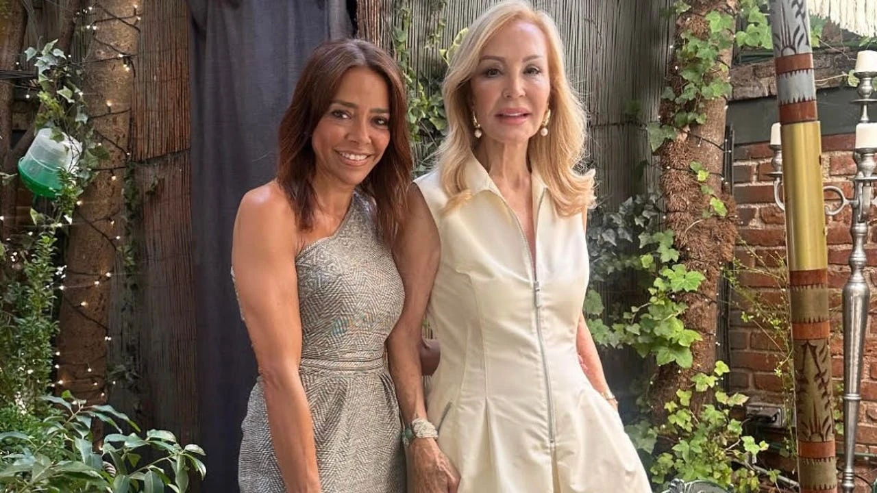 Carmen Lomana celebra su santo en Madrid con un vestido camisero blanco y sandalias de lujo que rejuvenecen al instante