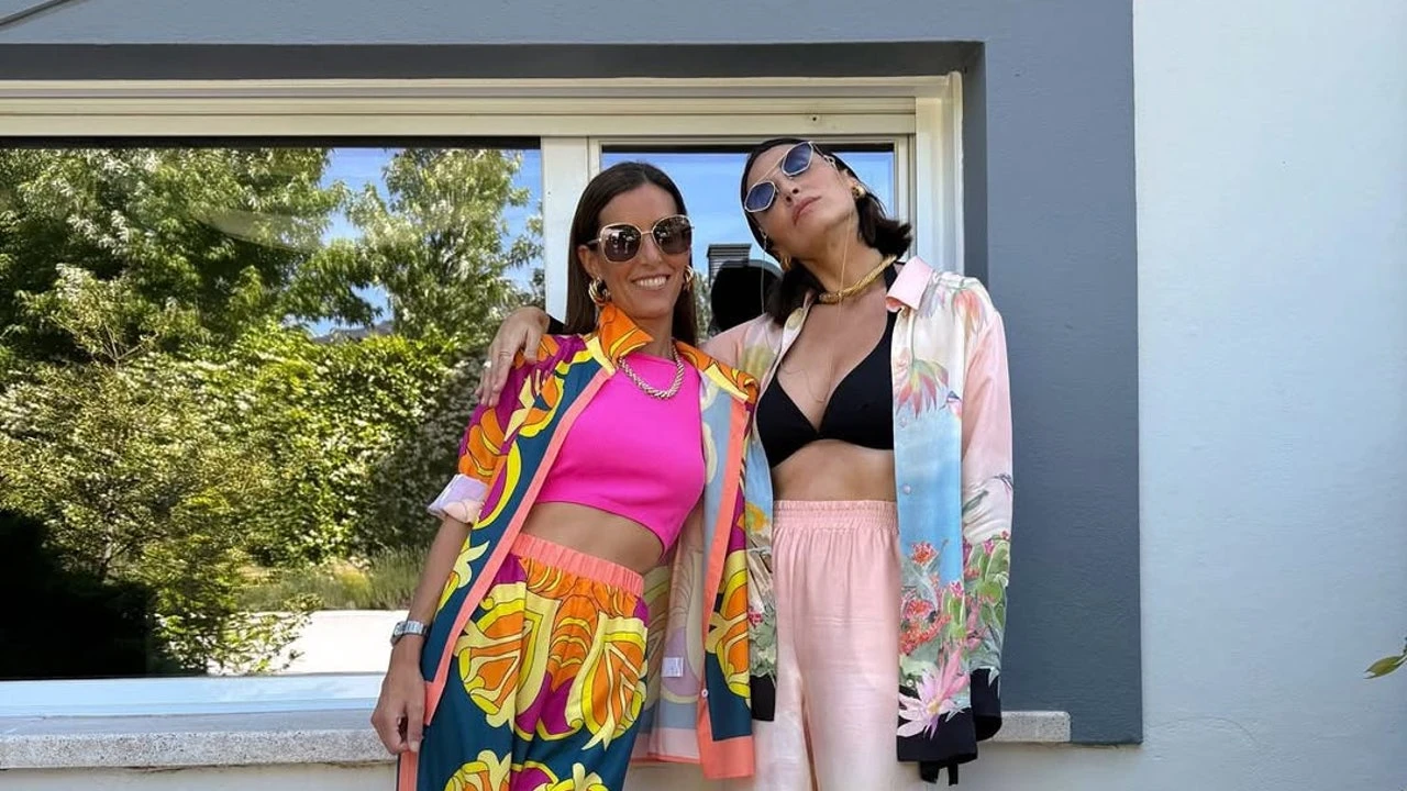 Tamara Falcó se adelanta al verano presumiendo de abdominales con bikini negro y conjunto pijamero