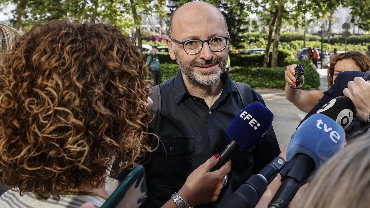 Montero firmó una resolución que permitió al hermano de Puig esquivar una sanción que le impedía hacer contrataciones con la Administración Pública