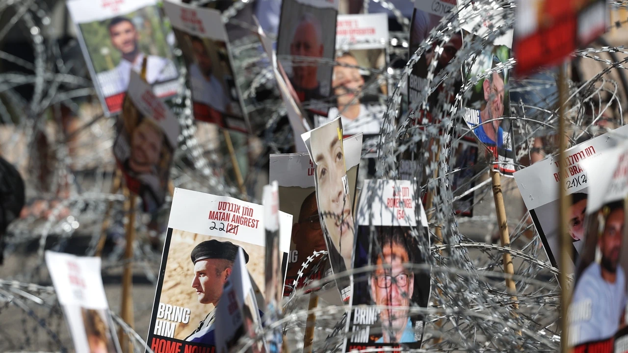 Familiares de los rehenes vuelven a manifestarse en Tel Aviv