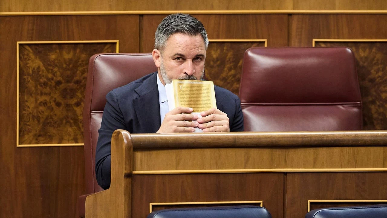 Los diputados de Vox dan plantón a Sánchez y Abascal le exige su dimisión: 