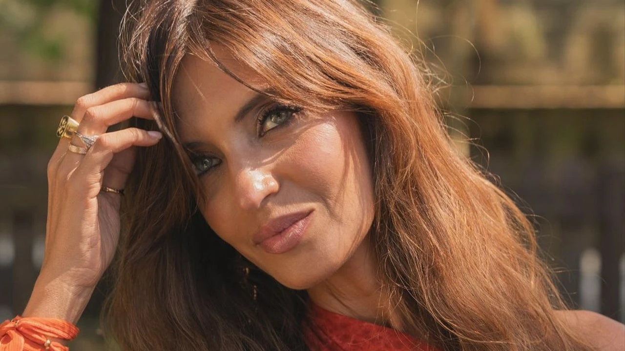 El caftán más hippie del verano es el que ha estrenado Sara Carbonero para un día de piscina con sus hijos