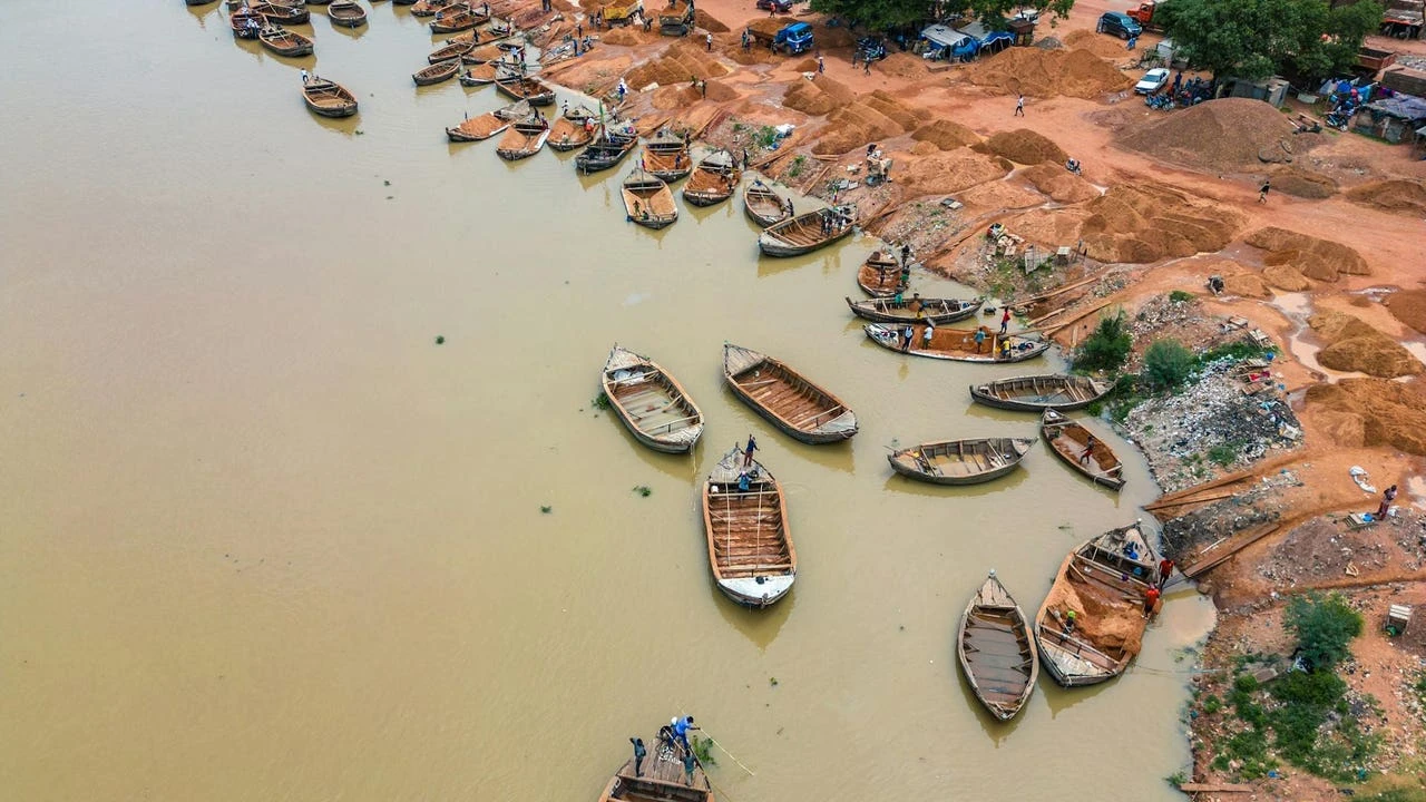 Mali impulsa la minería de oro con reformas y apoyo ruso en medio de disputas internacionales