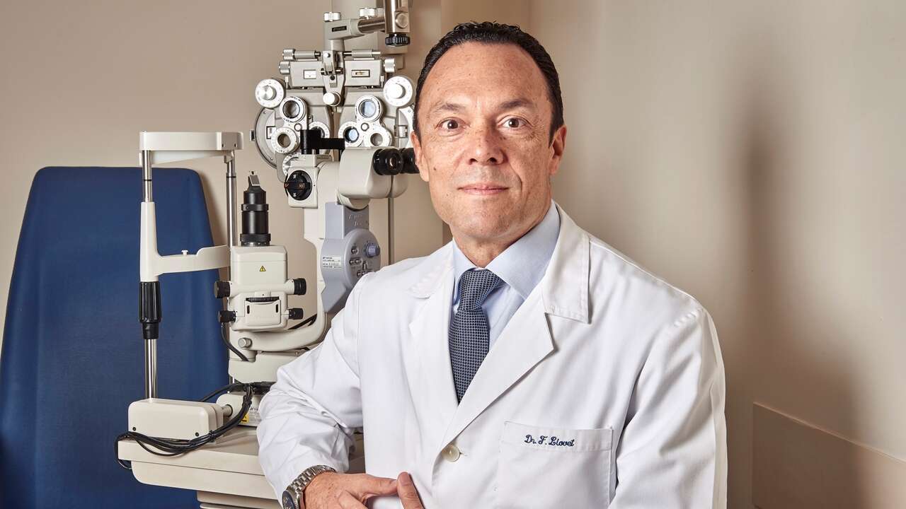 Dr. Llovet: «Implantar una lente multifocal intraocular es la técnica más eficaz para la vista cansada»