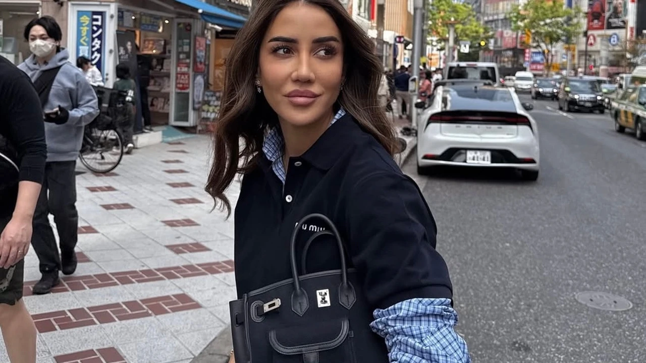 Los bolsos azul marino que llevan las ‘insiders’ y combinan con todo esta primavera