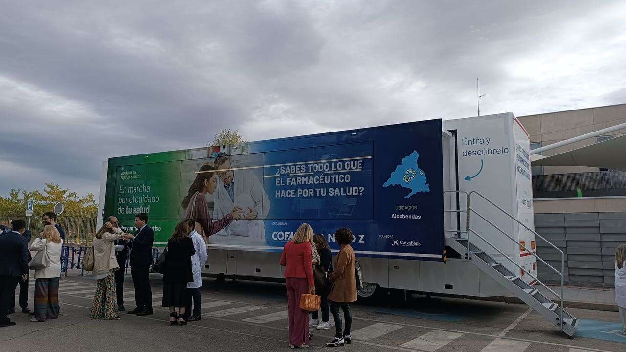 Alcobendas, primera parada de la campaña «Aquí hay un farmacéutico... en marcha»