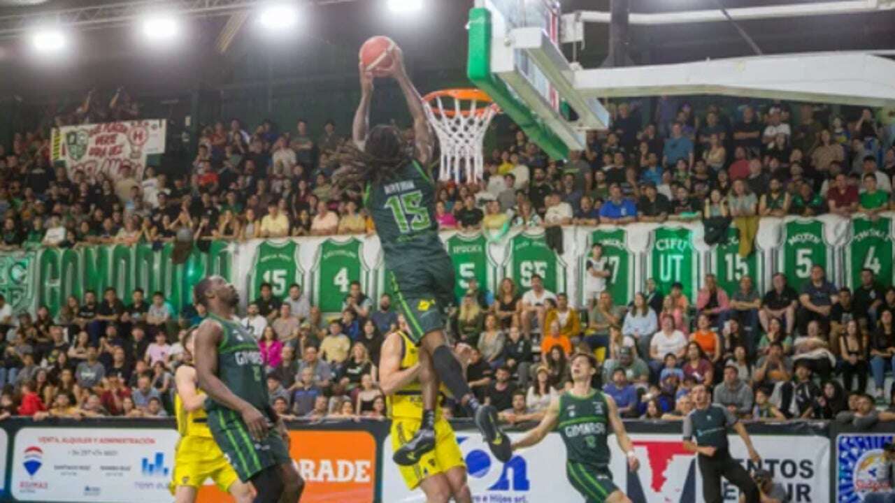 Un micrófono abierto en un partido de baloncesto acaba en despido por este indignante insulto machista