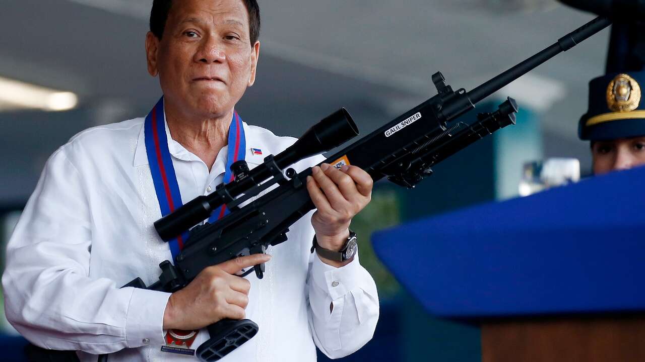 El ex presidente filipino Duterte, detenido tras ser acusado de crímenes contra la humanidad en su lucha contra la droga