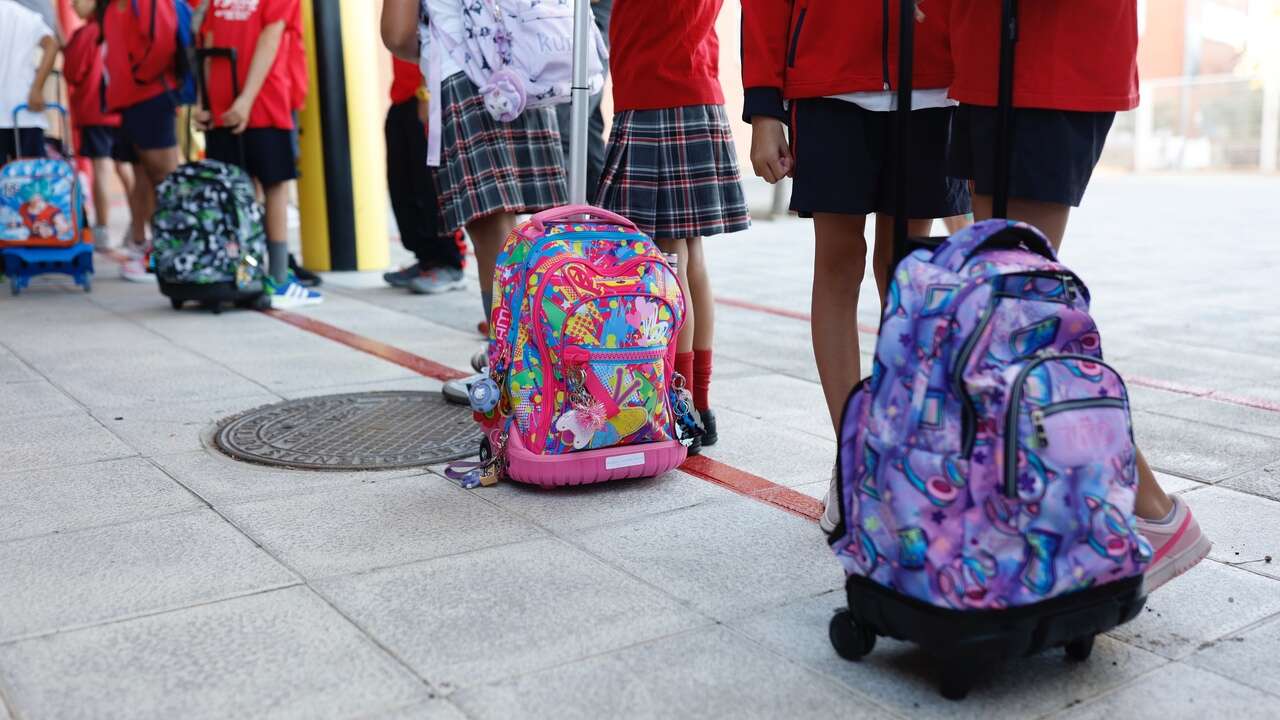 Los sindicatos de enseñanza piden menos alumnos por aula y reducir el horario lectivo de los profesores