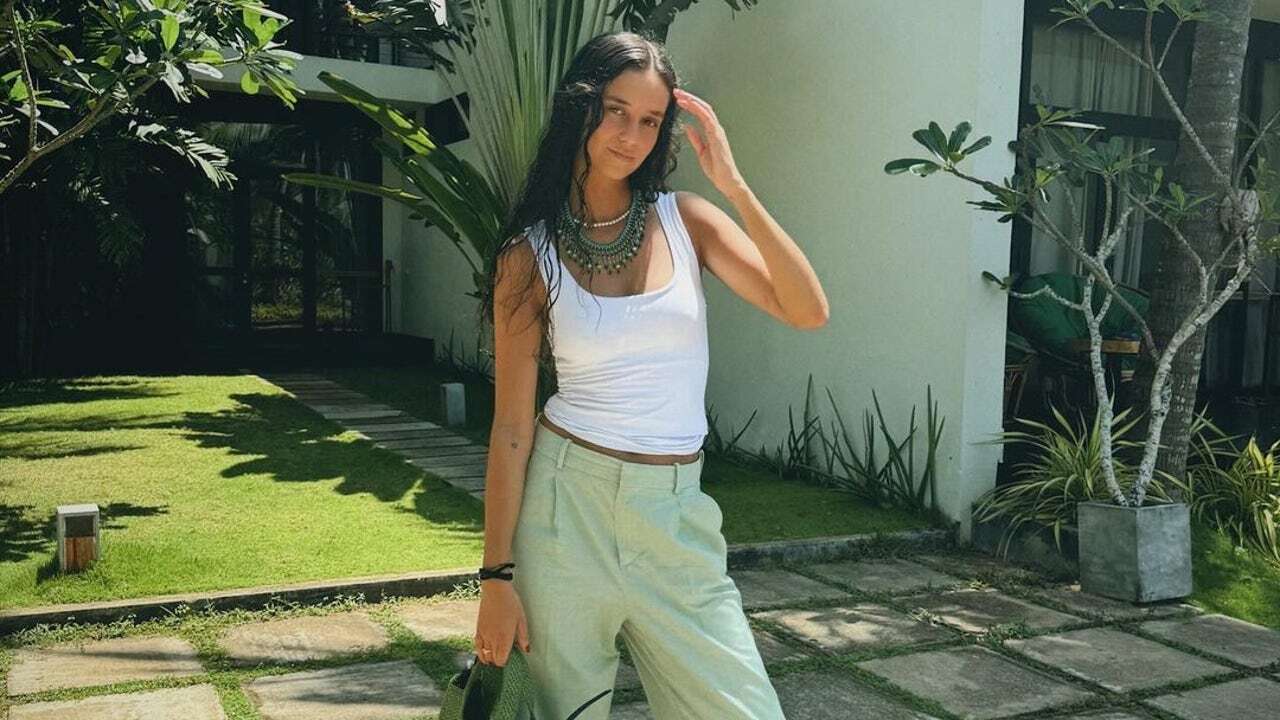 Estas son las sandalias planas de lujo que Victoria Federica ha metido en su maleta de viaje a Sri Lanka