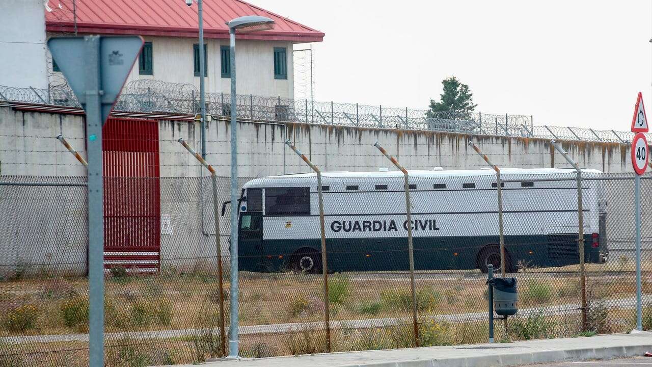 Un total de 2. 910 móviles fueron incautados en las cárceles españolas durante 2023